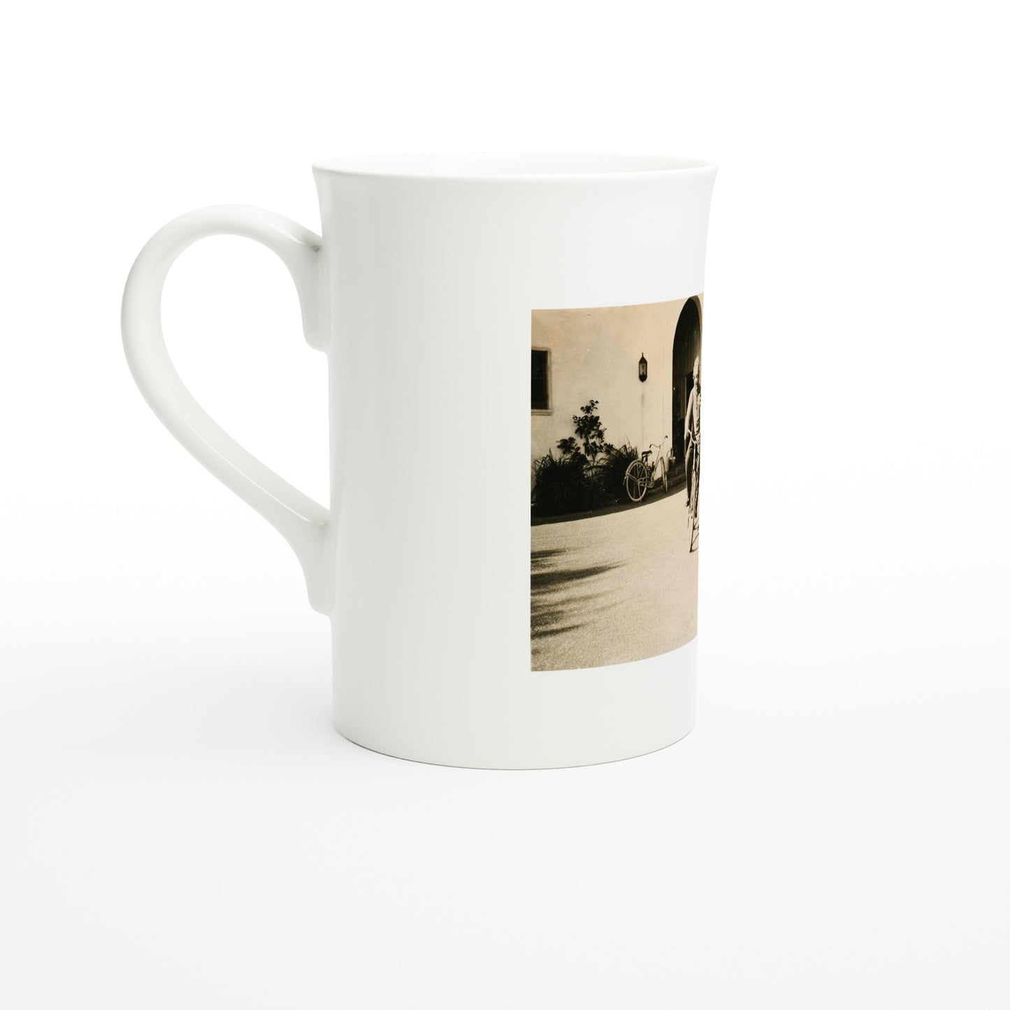 Tazzarte fine porcelain mug, left view